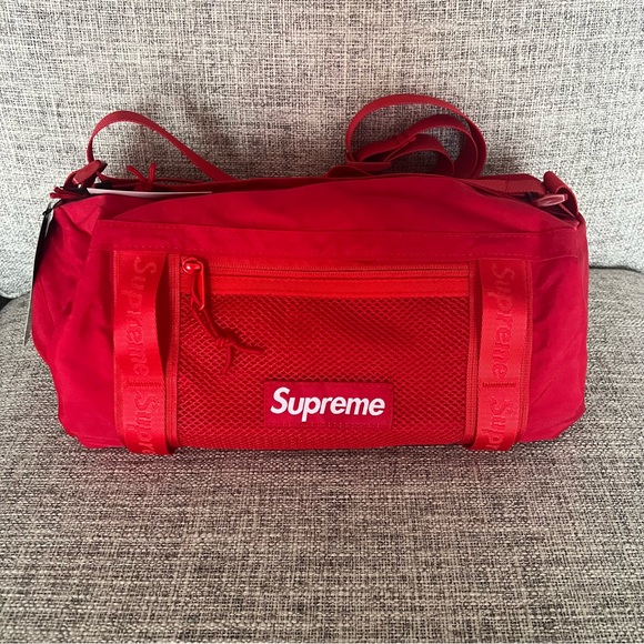 ❌SOLD❌NWT Supreme Mini Red Duffle Bag - Picture 2 of 7